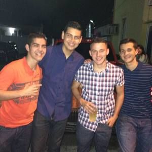 Meet your Posher, Carlos